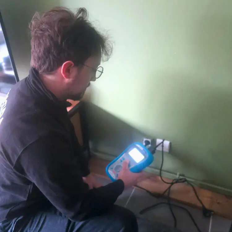 bilan-electrique-mesure-terre-2 Mesure de la prise de terre lors d’un bilan électrique à Saint-Étienne