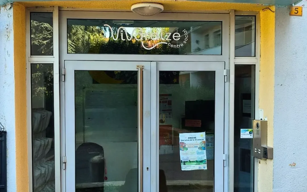 Visiophone de crèche : interphonie vidéo IP au Centre Social de la Vivaraize, Saint-Étienne